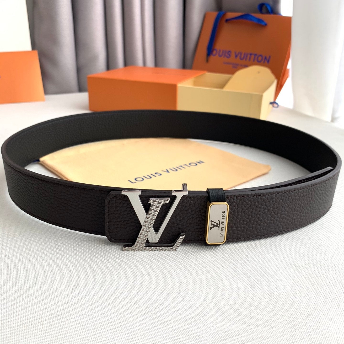 LV 25S BELT 38 MM IN DARK BROWN CALFSKIN 593213 - 26-28