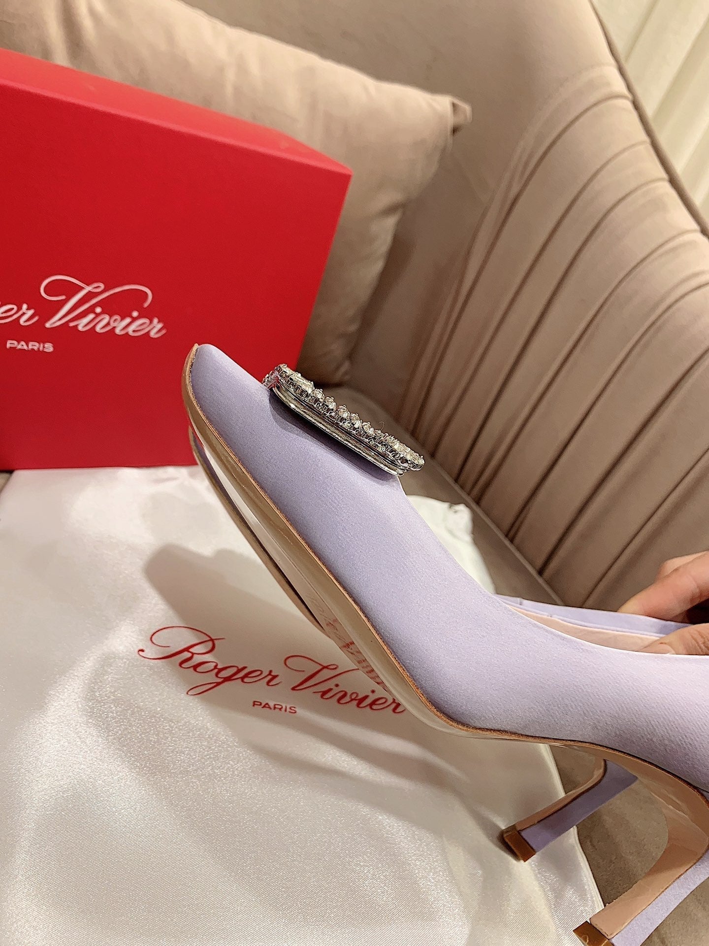 TROMPETTE PUMPS IN LIGHT PURPLE SILK CRYSTAL BUCKLE - 34