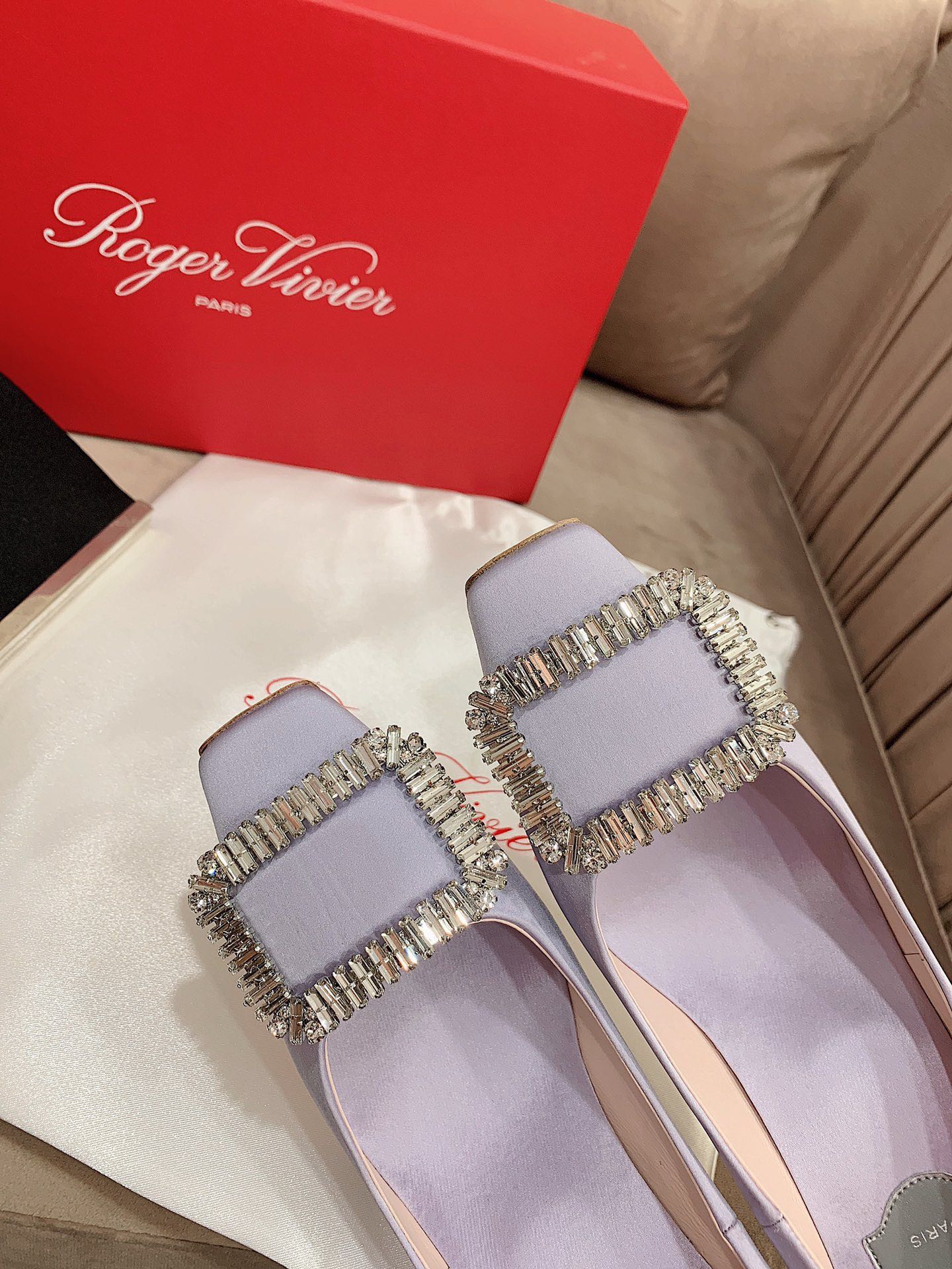 TROMPETTE PUMPS IN LIGHT PURPLE SILK CRYSTAL BUCKLE - 34