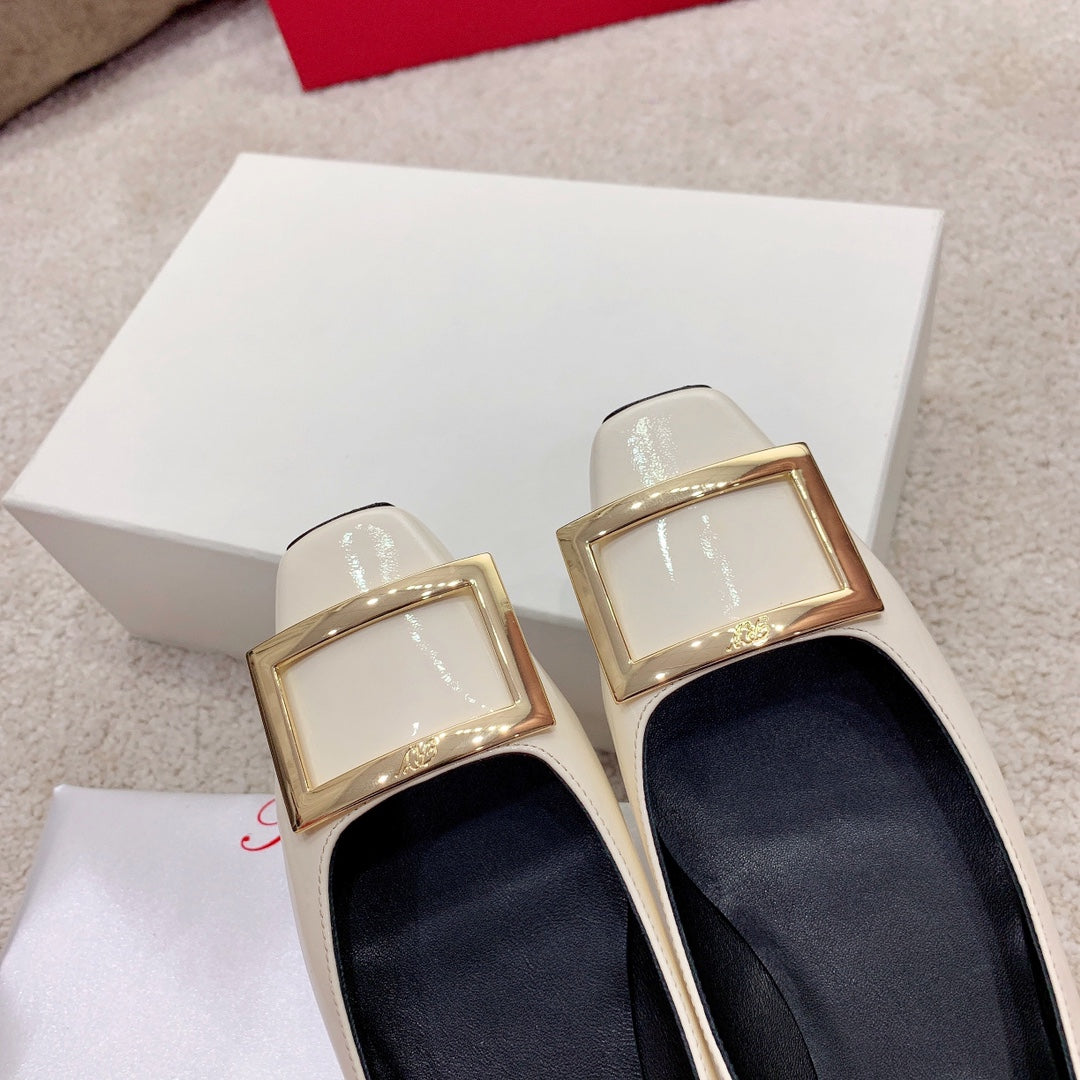 BELLE VIVIER PUMPS IN OFF WHITE GLOSSY CALFSKIN GOLD BUCKLE - 34