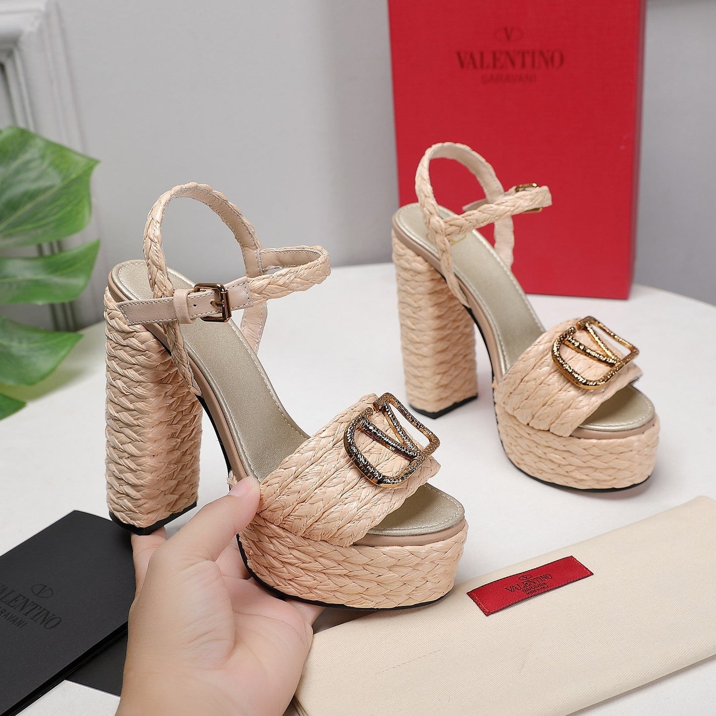 VLTN ESPADRILLE WEDGE SANDALS 25S 130 MM IN BEIGE RAFFIA WITH GOLD HARDWARE - 35