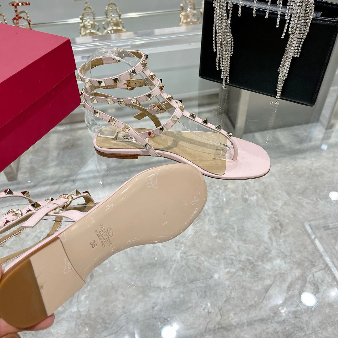 ROCKSTUD THONG SANDAL WITH STRAPS IN BLUSH PINK CALFSKIN - 35
