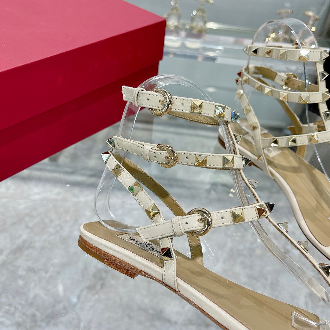 ROCKSTUD THONG SANDAL WITH STRAPS IN WHITE CALFSKIN - 35