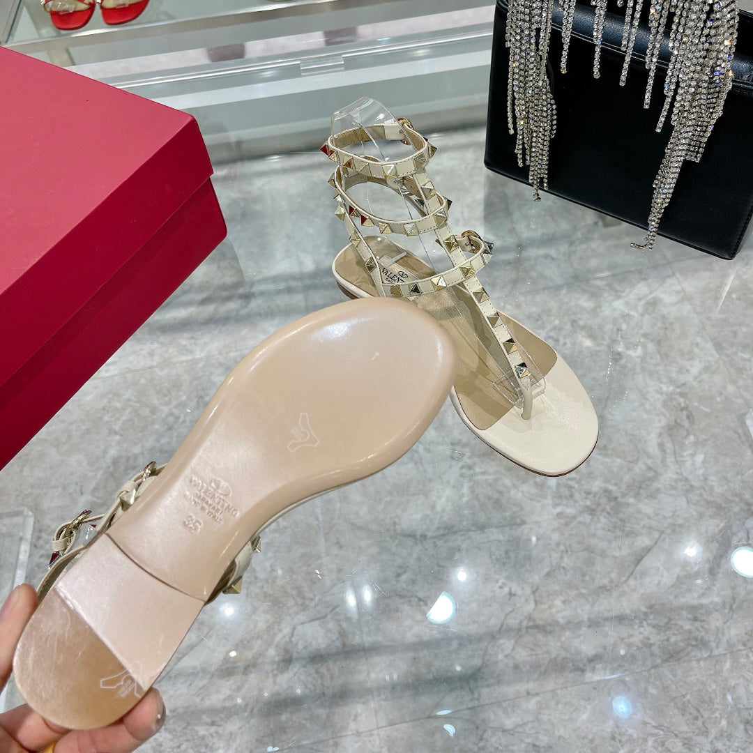 ROCKSTUD THONG SANDAL WITH STRAPS IN WHITE CALFSKIN - 35