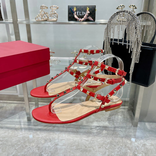 ROCKSTUD THONG SANDAL WITH STRAPS IN CHERRY RED CALFSKIN - 35