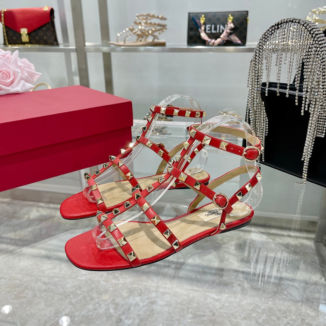 ROCKSTUD SANDAL WITH STRAPS IN CHERRY RED CALFSKIN - 35