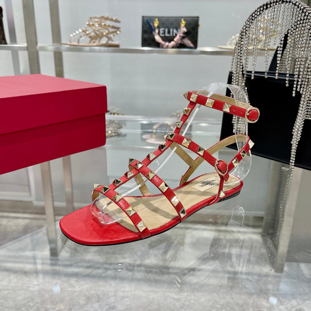 ROCKSTUD SANDAL WITH STRAPS IN CHERRY RED CALFSKIN - 35