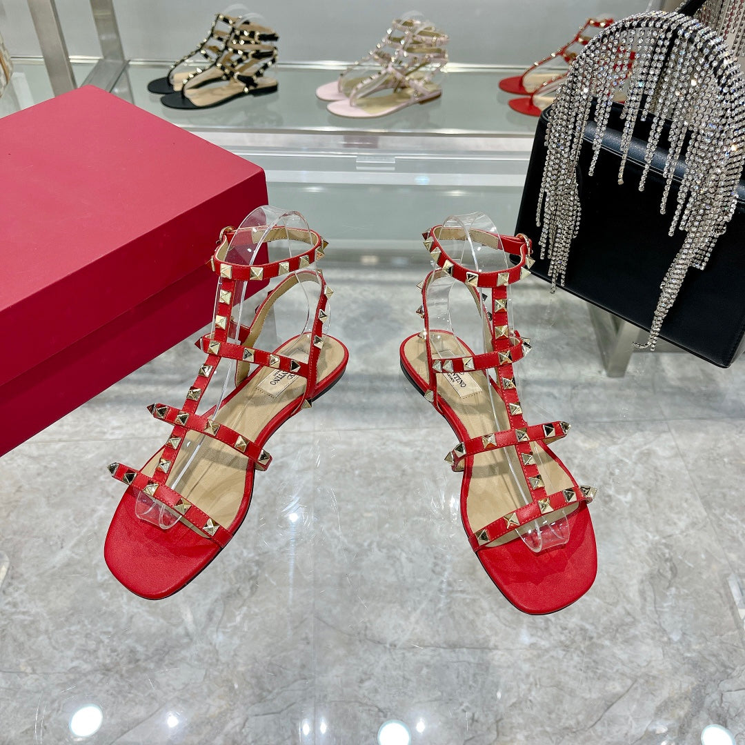 ROCKSTUD SANDAL WITH STRAPS IN CHERRY RED CALFSKIN - 35