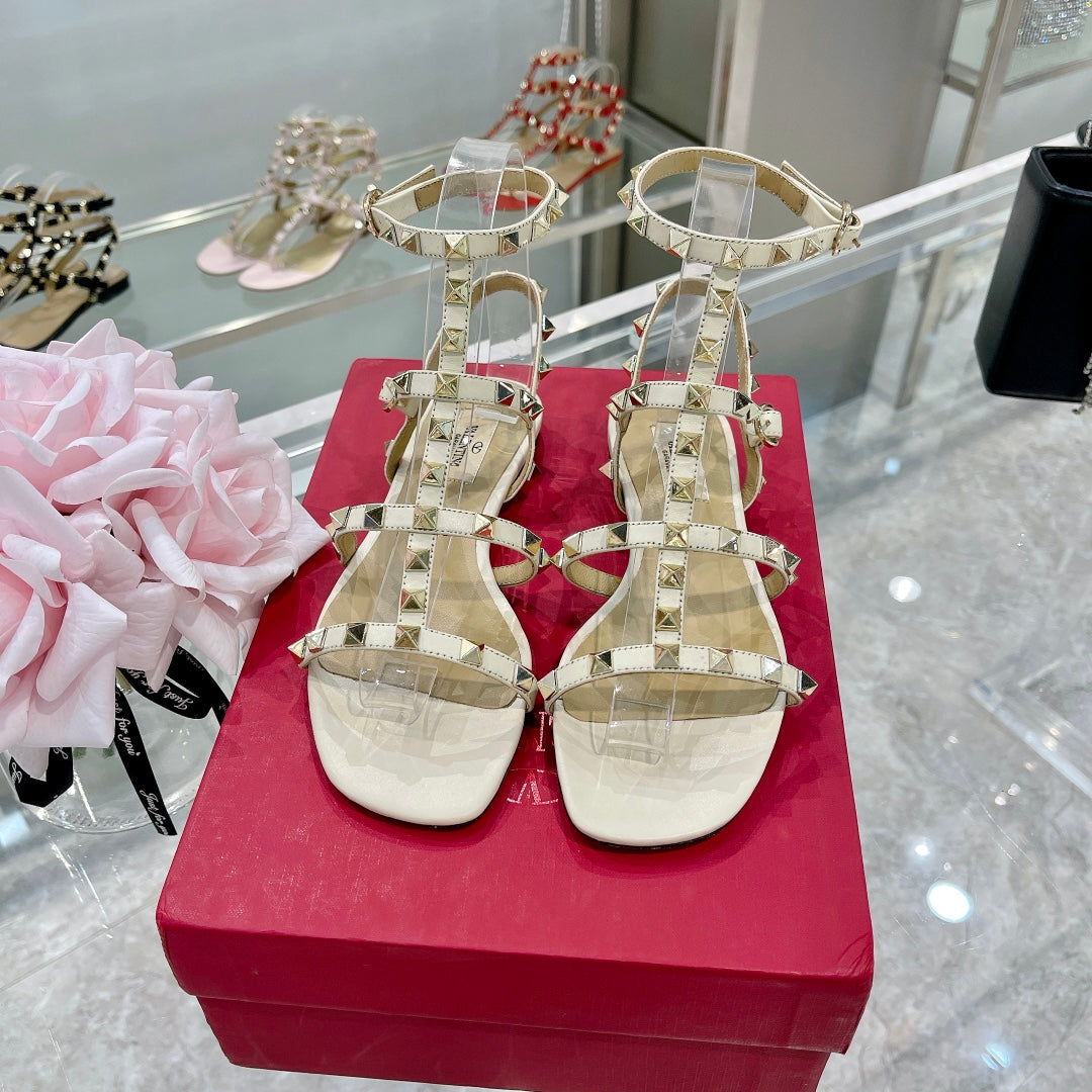 ROCKSTUD SANDAL WITH STRAPS IN WHITE CALFSKIN - 35