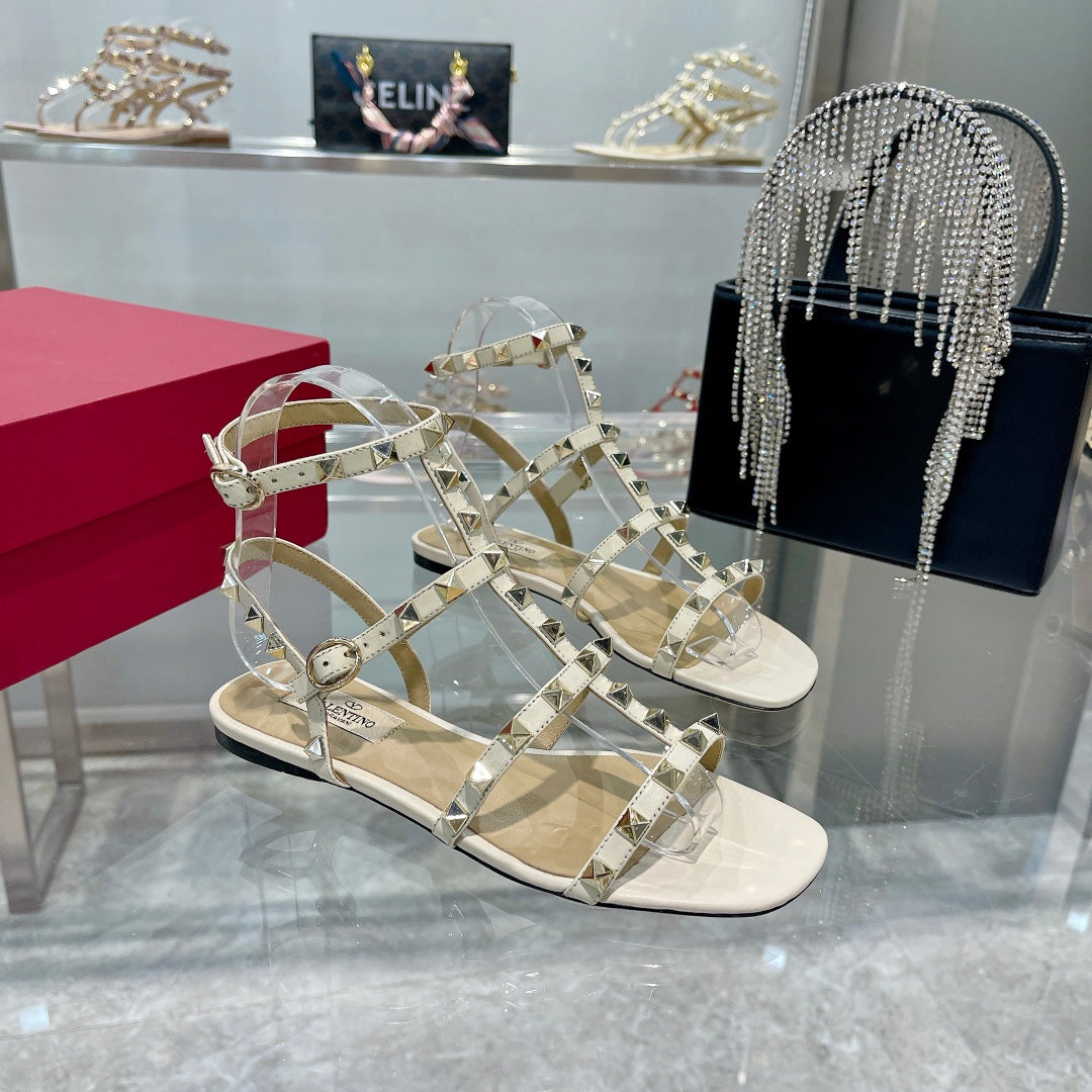 ROCKSTUD SANDAL WITH STRAPS IN WHITE CALFSKIN - 35