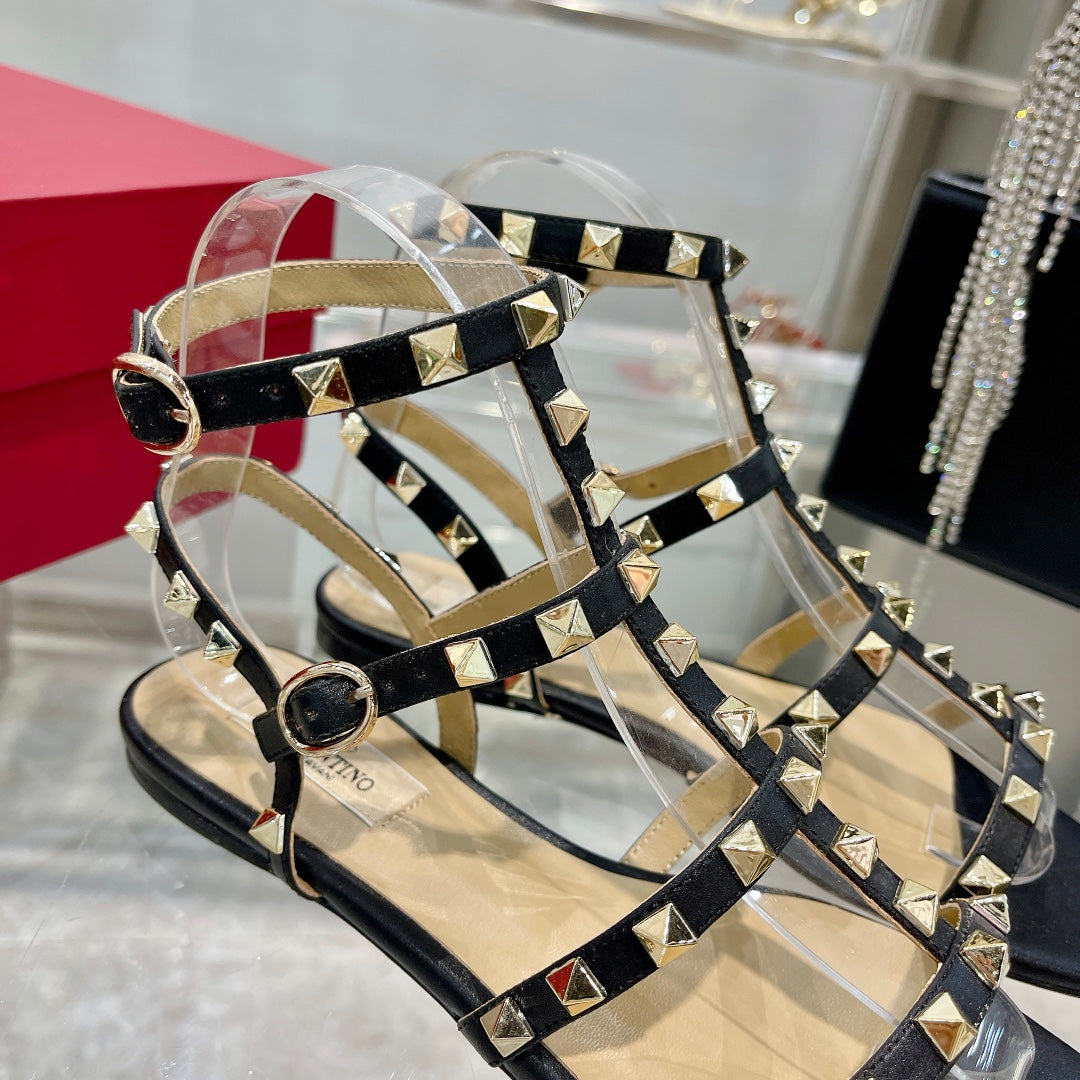 ROCKSTUD SANDAL WITH STRAPS IN BLACK CALFSKIN - 35