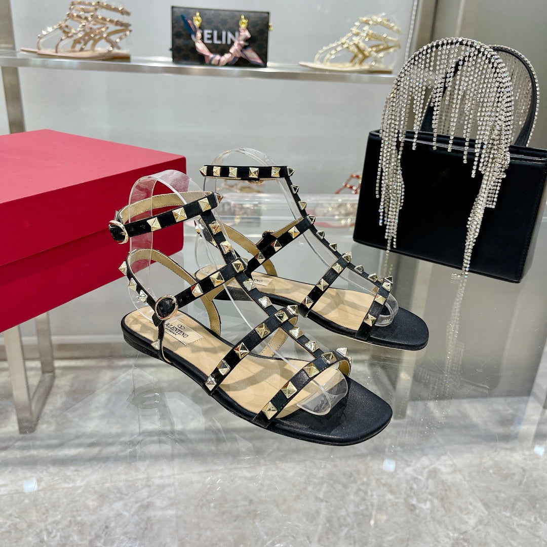 ROCKSTUD SANDAL WITH STRAPS IN BLACK CALFSKIN - 35