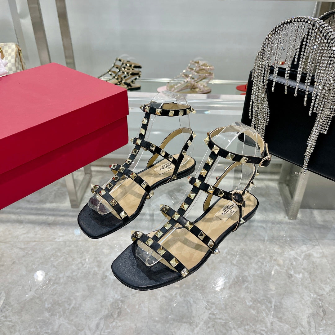 ROCKSTUD SANDAL WITH STRAPS IN BLACK CALFSKIN - 35