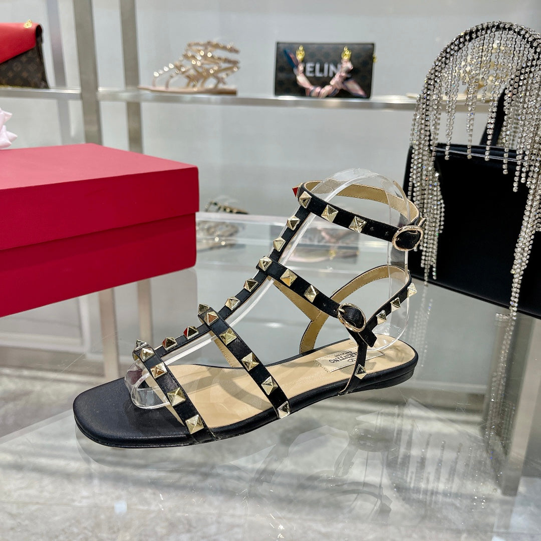 ROCKSTUD SANDAL WITH STRAPS IN BLACK CALFSKIN - 35