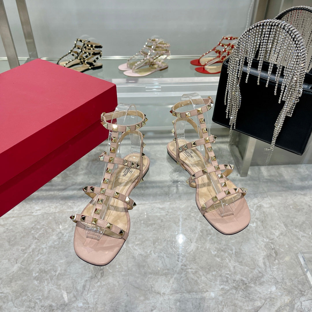 ROCKSTUD SANDAL WITH STRAPS IN LIGHT PINK CALFSKIN - 35