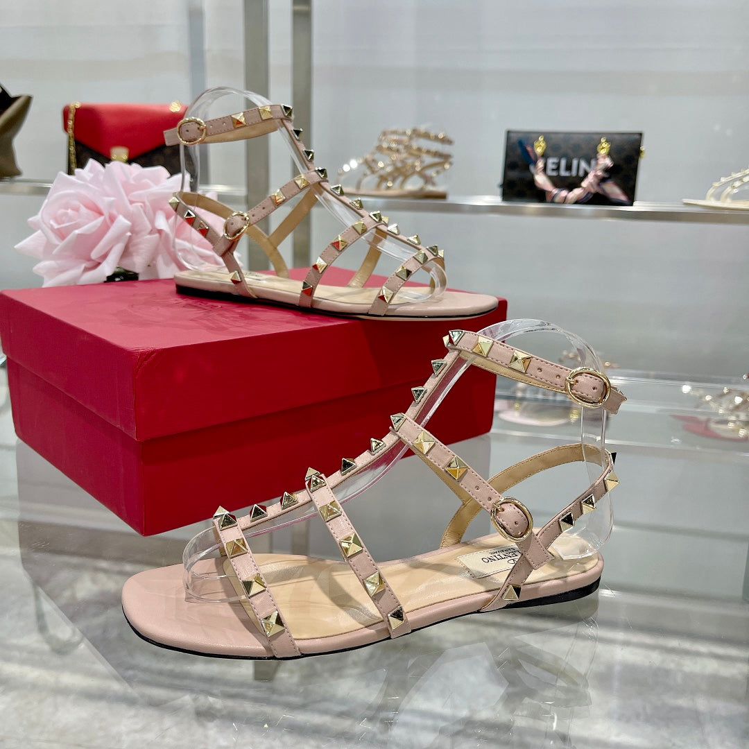 ROCKSTUD SANDAL WITH STRAPS IN LIGHT PINK CALFSKIN - 35
