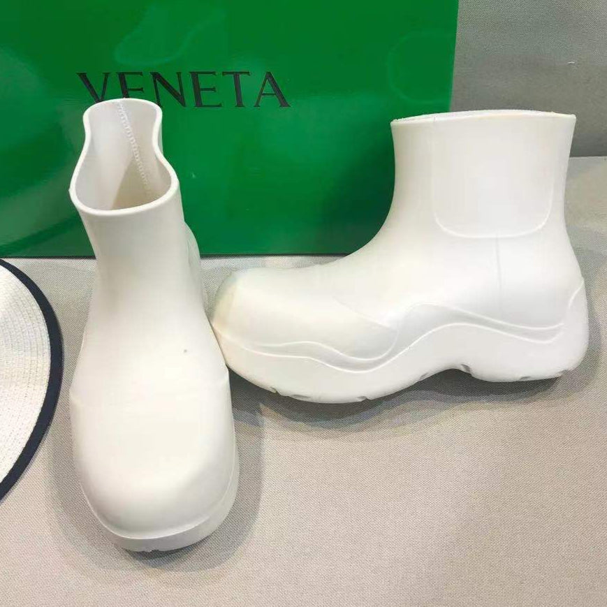 PUDDLE ANKLE BOOT IN WHITE RUBBER - 35