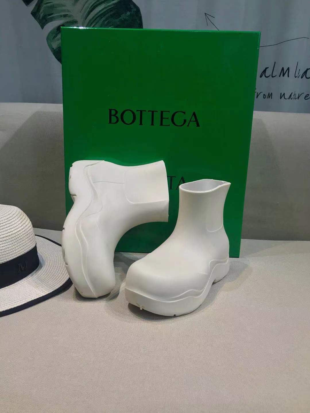 PUDDLE ANKLE BOOT IN WHITE RUBBER - 35