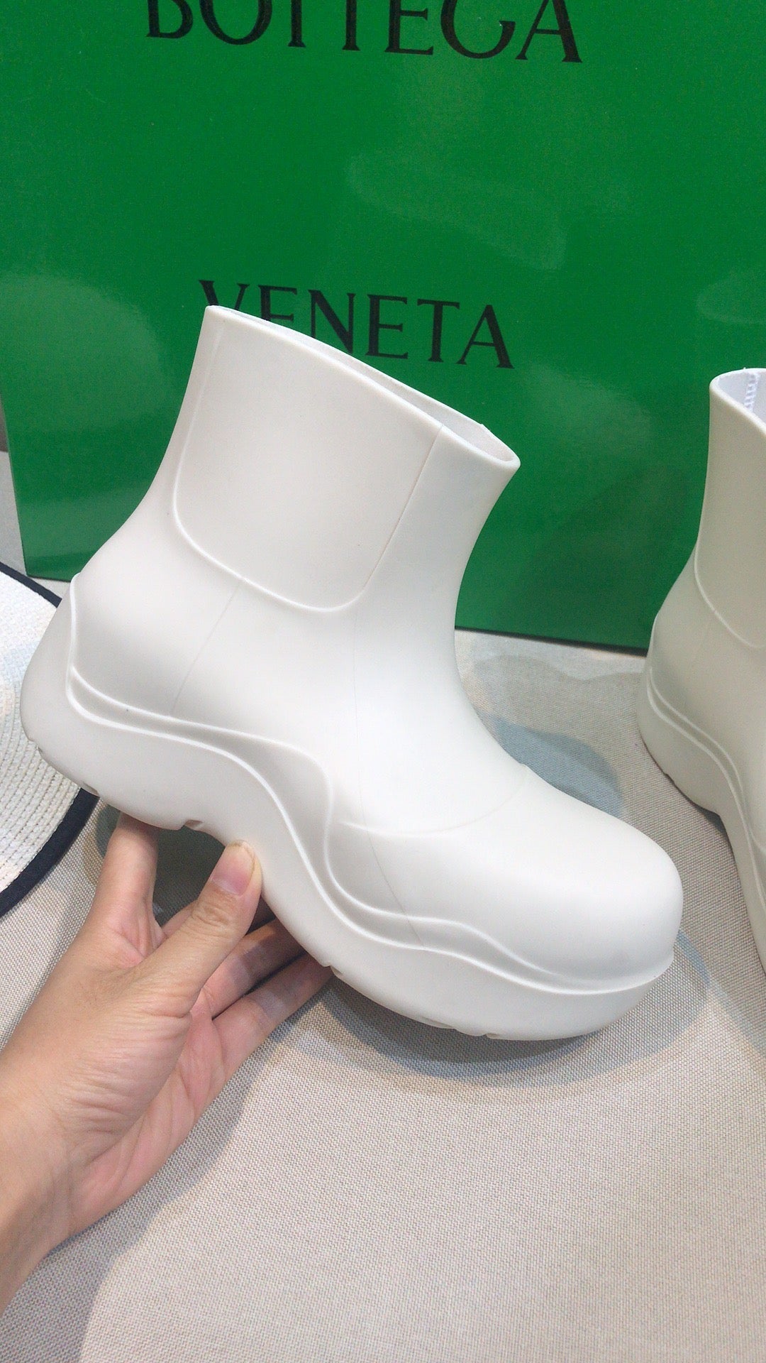 PUDDLE ANKLE BOOT IN WHITE RUBBER - 35