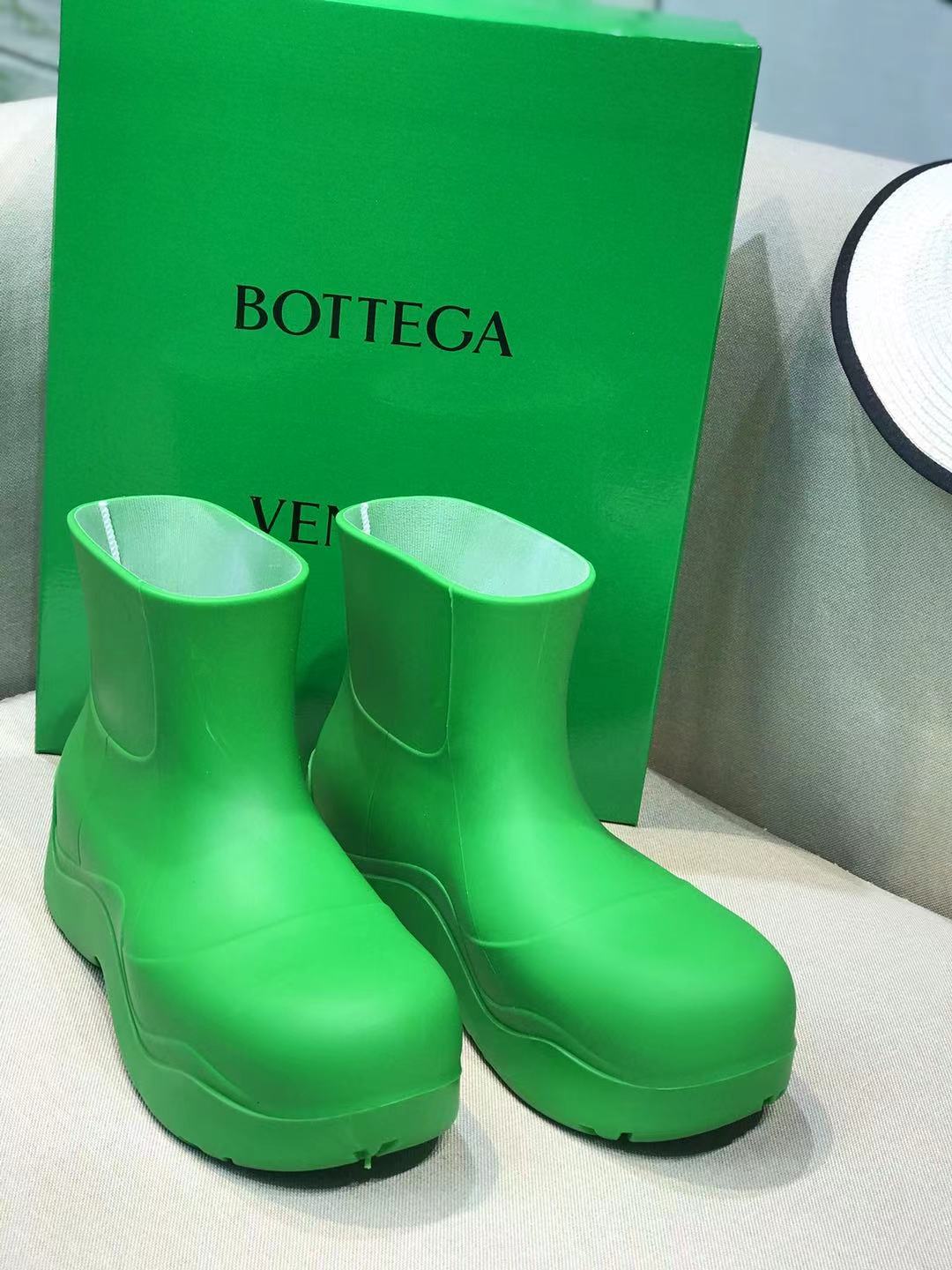 PUDDLE ANKLE BOOT IN EMERALD GREEN RUBBER - 35