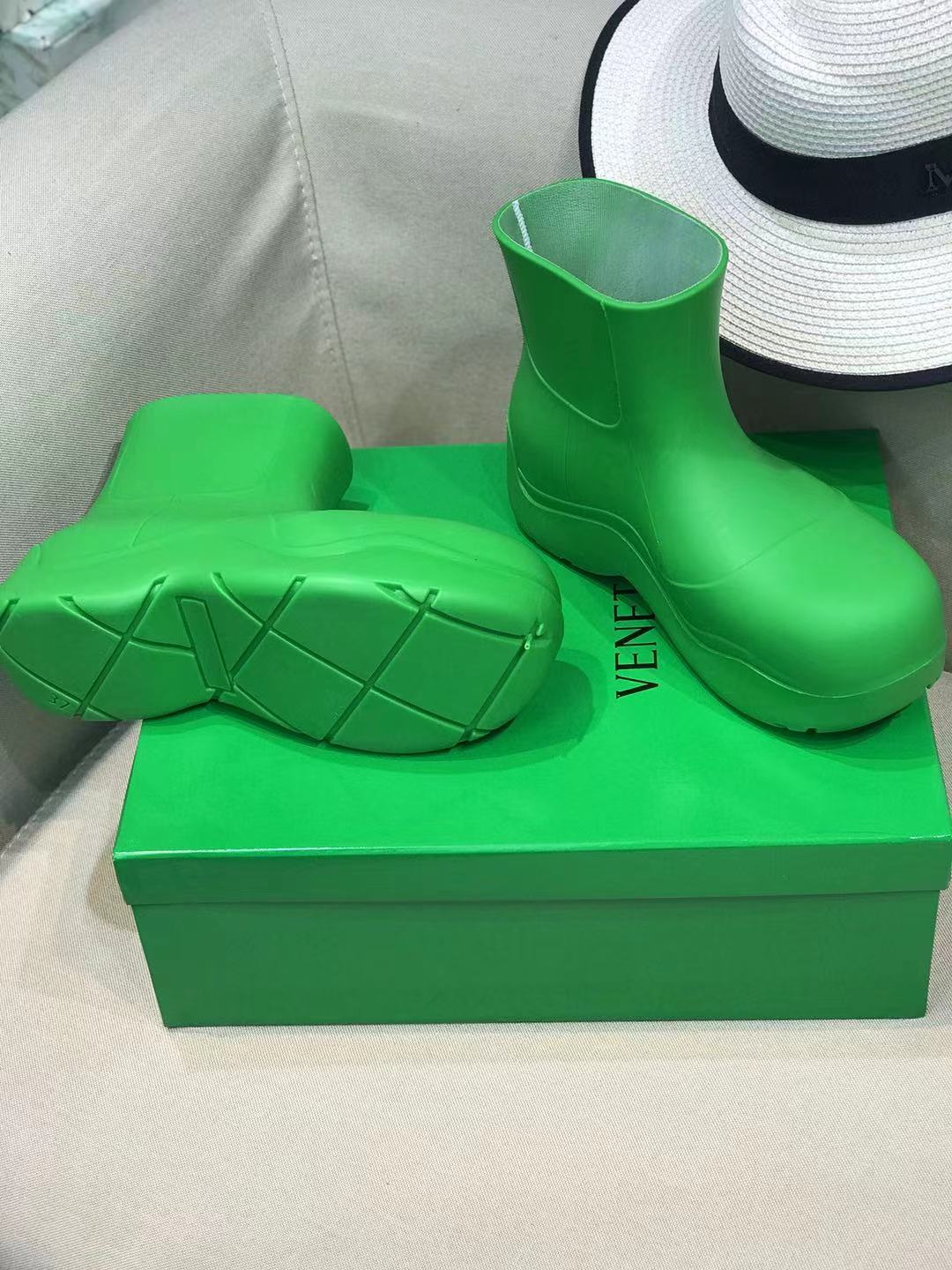 PUDDLE ANKLE BOOT IN EMERALD GREEN RUBBER - 35