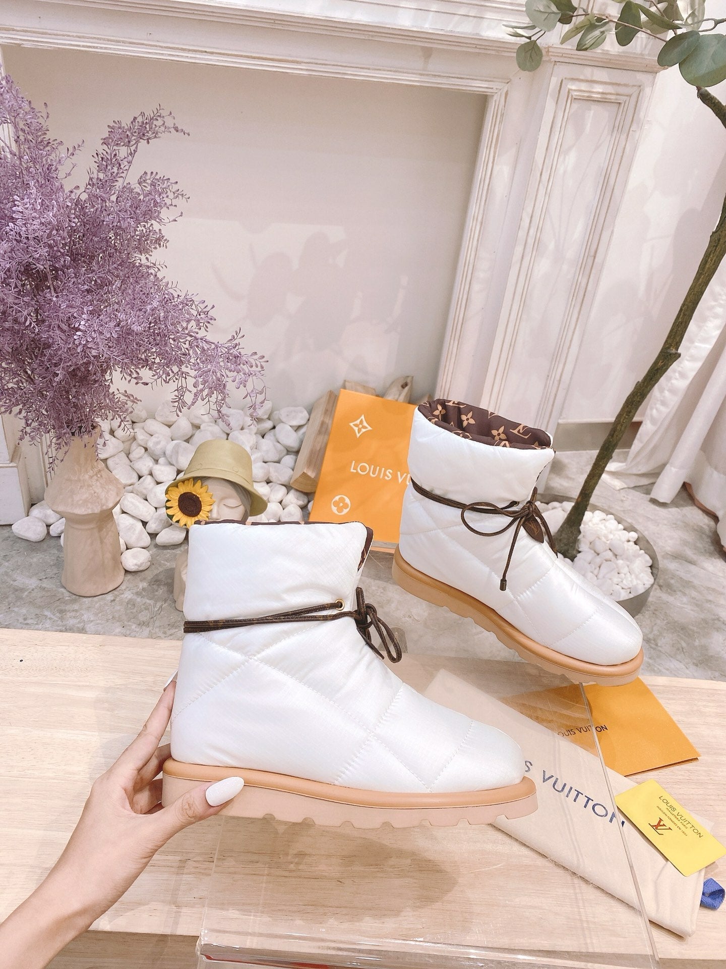 PILLOW COMFORT ANKLE BOOTS IN WHITE NYLON - 35