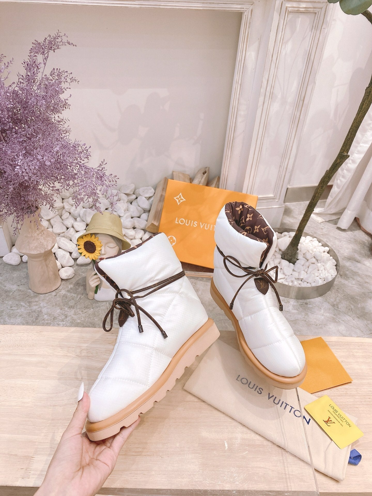 PILLOW COMFORT ANKLE BOOTS IN WHITE NYLON - 35