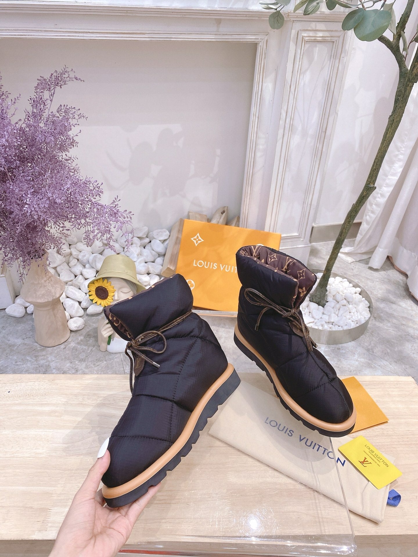 PILLOW COMFORT ANKLE BOOTS IN BLACK NYLON - 35