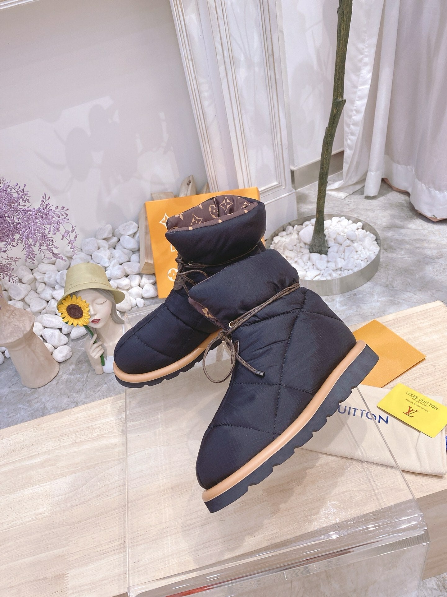 PILLOW COMFORT ANKLE BOOTS IN BLACK NYLON - 35