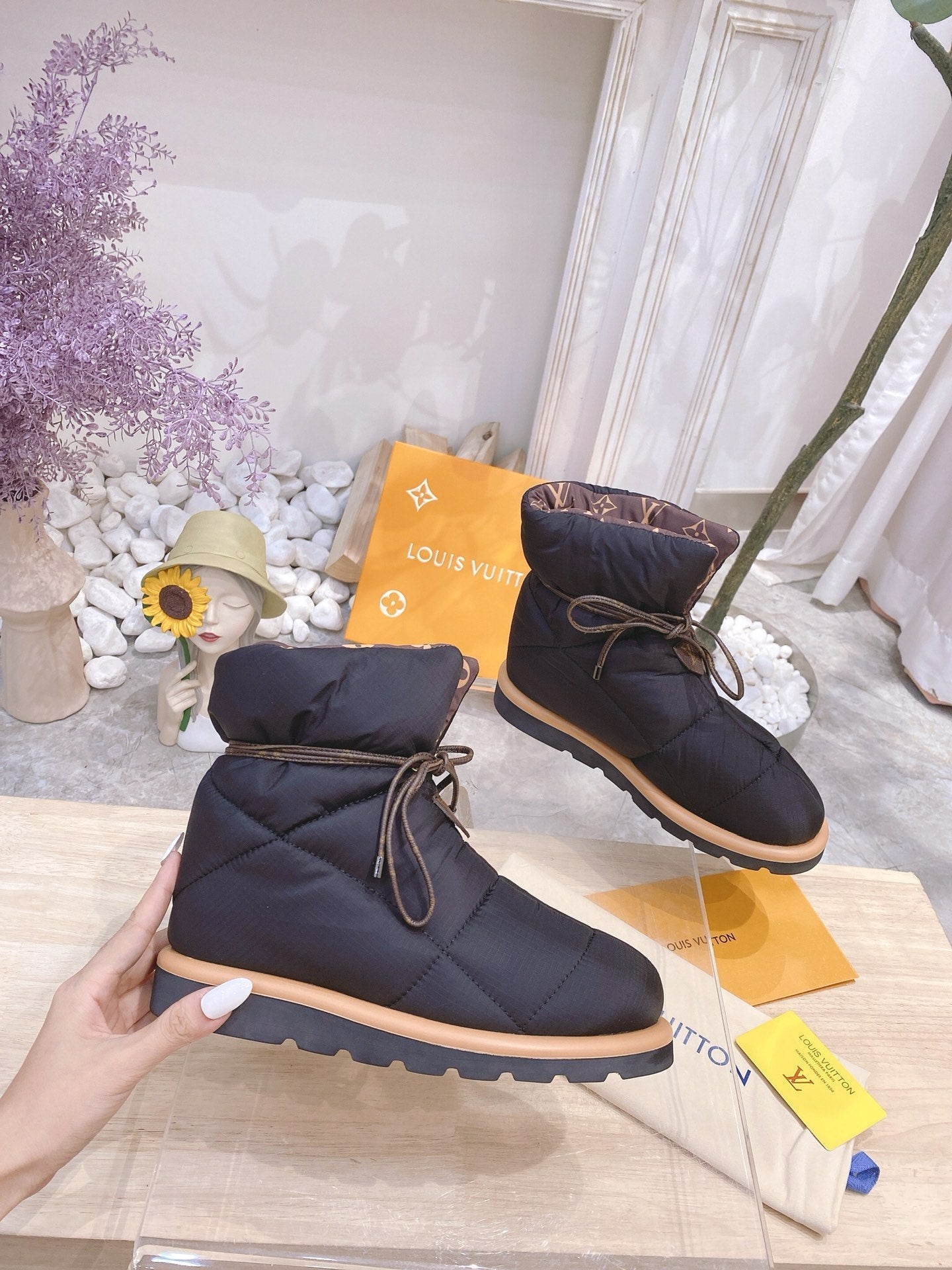 PILLOW COMFORT ANKLE BOOTS IN BLACK NYLON - 35