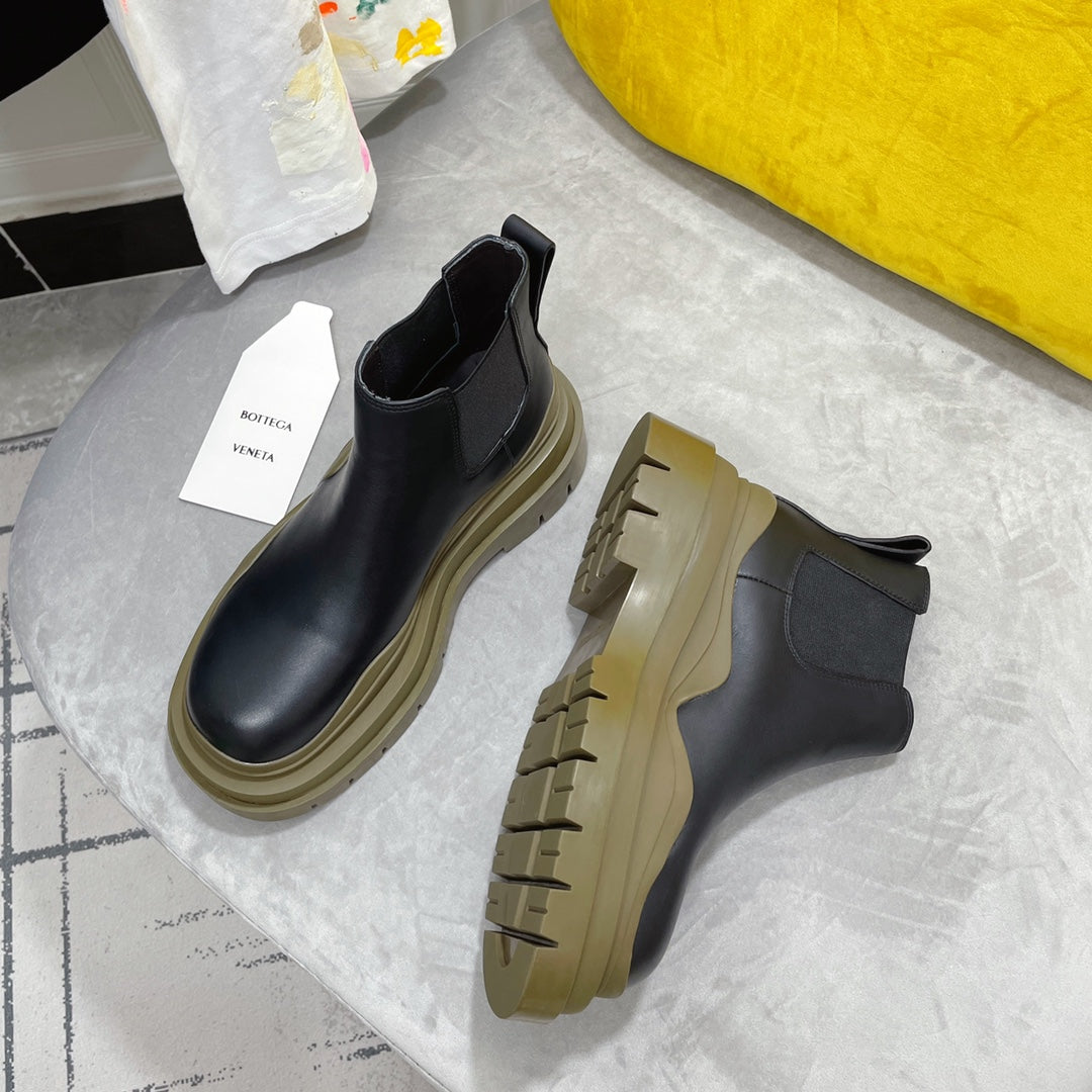 TIRE CHELSEA BOOT IN BLACK MIX OLIVE GREEN CALFSKIN - 35 / Ankle Boots