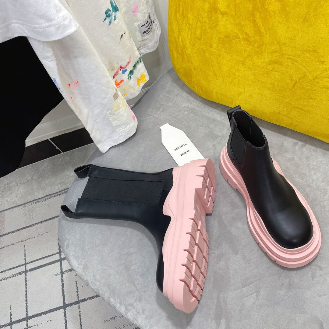 TIRE CHELSEA BOOT IN PALE PINK MIX BLACK CALFSKIN - 35 / Ankle Boots