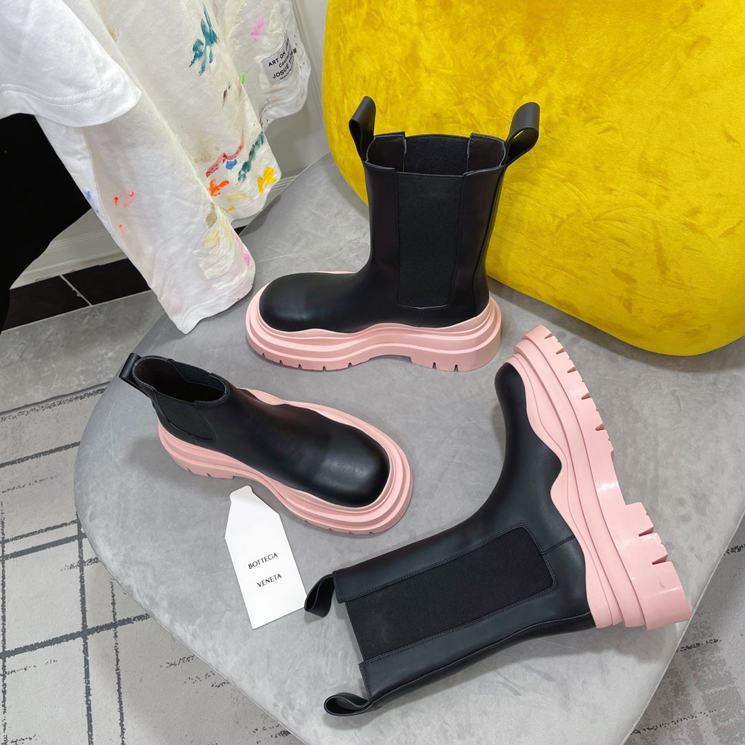 TIRE CHELSEA BOOT IN PALE PINK MIX BLACK CALFSKIN - 35 / Ankle Boots