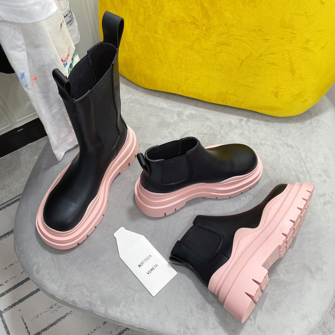 TIRE CHELSEA BOOT IN PALE PINK MIX BLACK CALFSKIN - 35 / Ankle Boots
