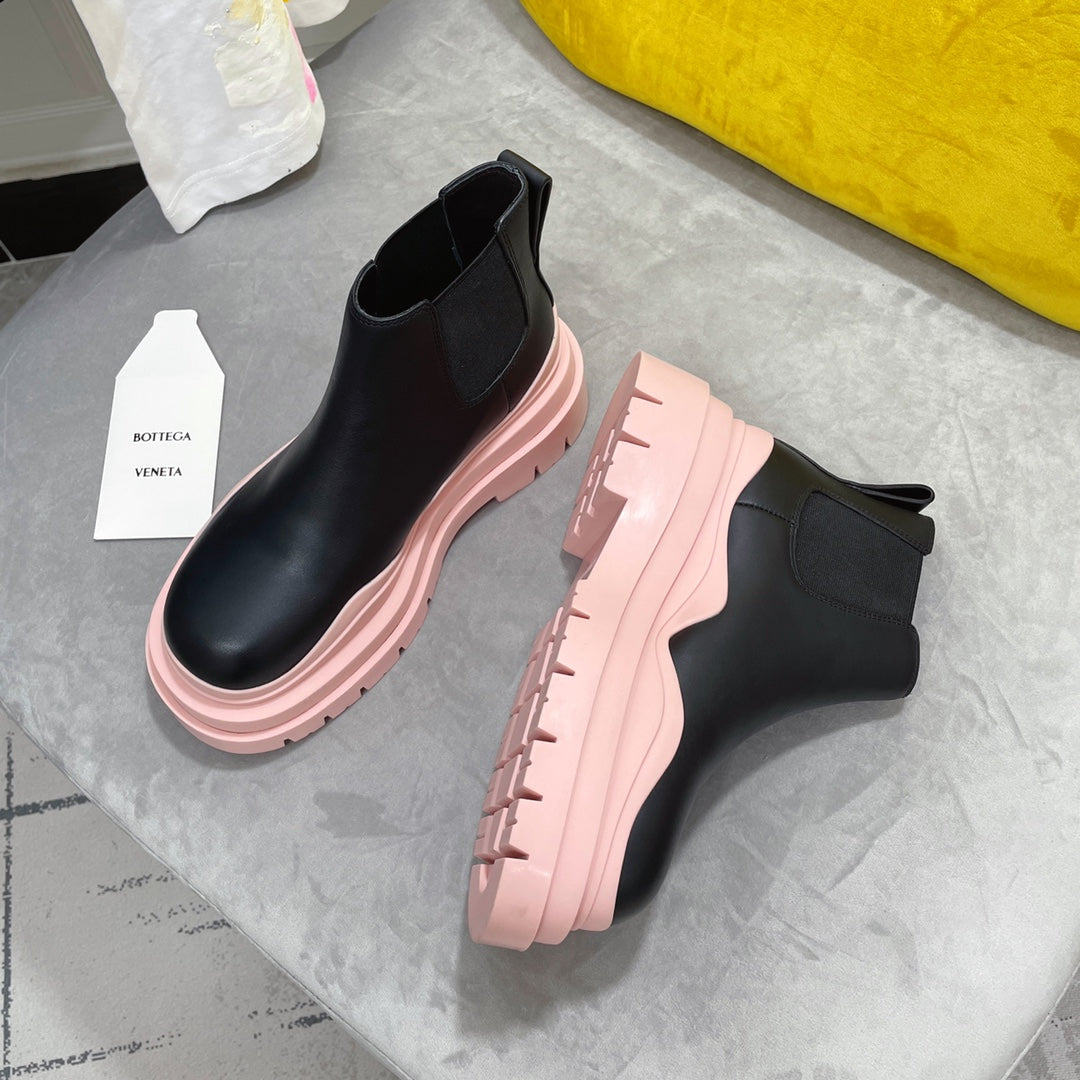 TIRE CHELSEA BOOT IN PALE PINK MIX BLACK CALFSKIN - 35 / Ankle Boots