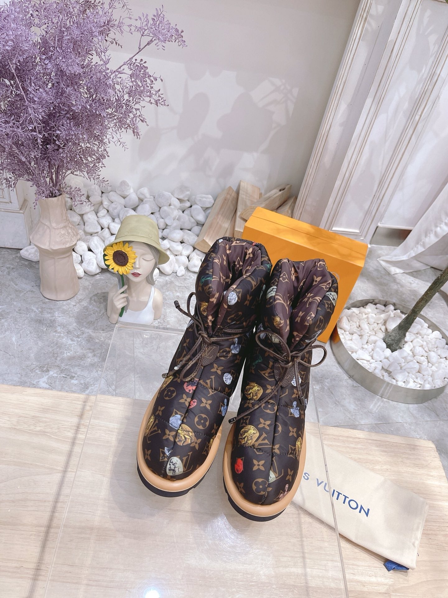 PILLOW COMFORT ANKLE BOOTS IN CHOCOLATE BROWN MONOGRAM NYLON - 35