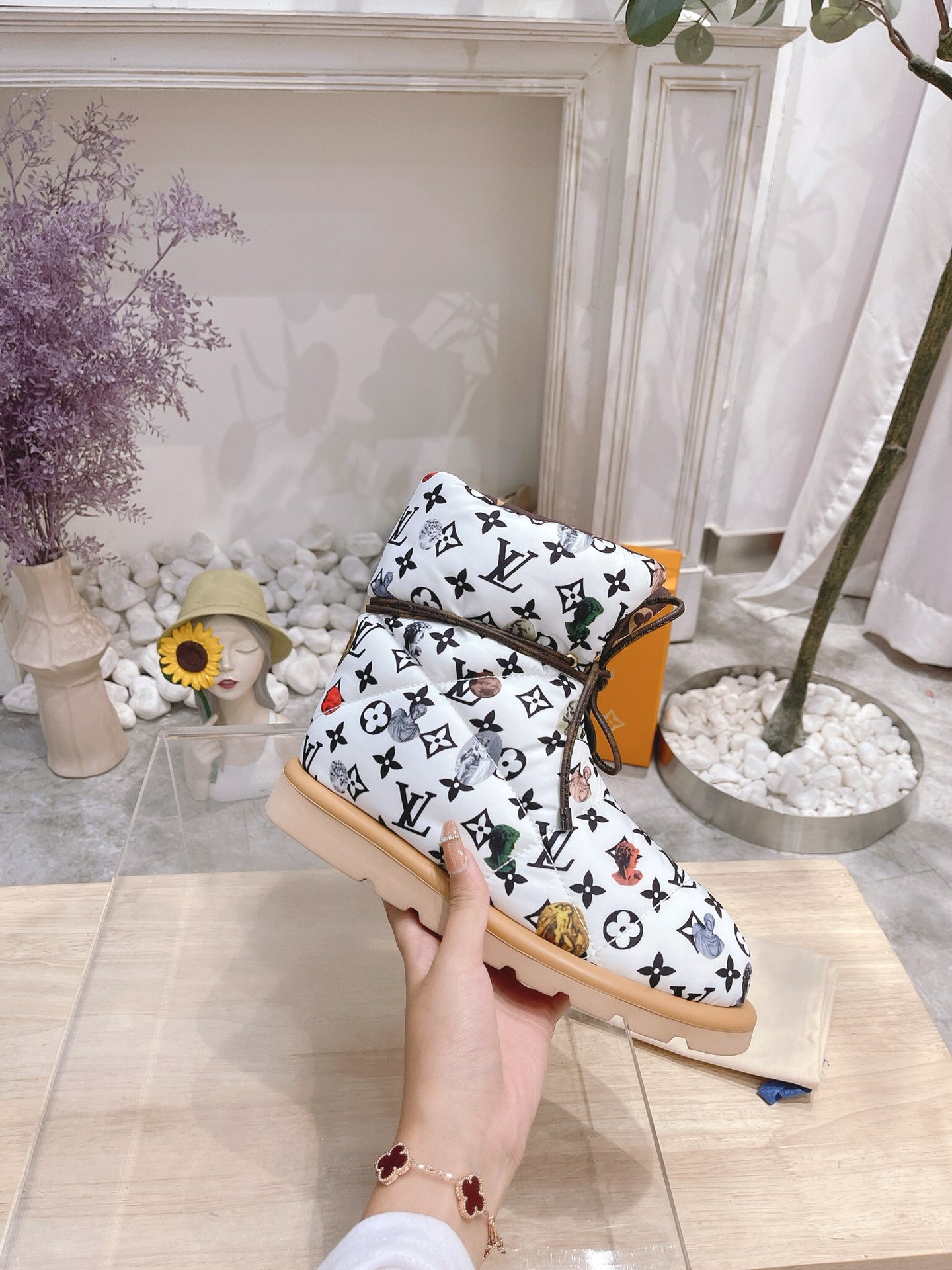 PILLOW COMFORT ANKLE BOOTS IN WHITE MIX BLACK MONOGRAM NYLON - 35