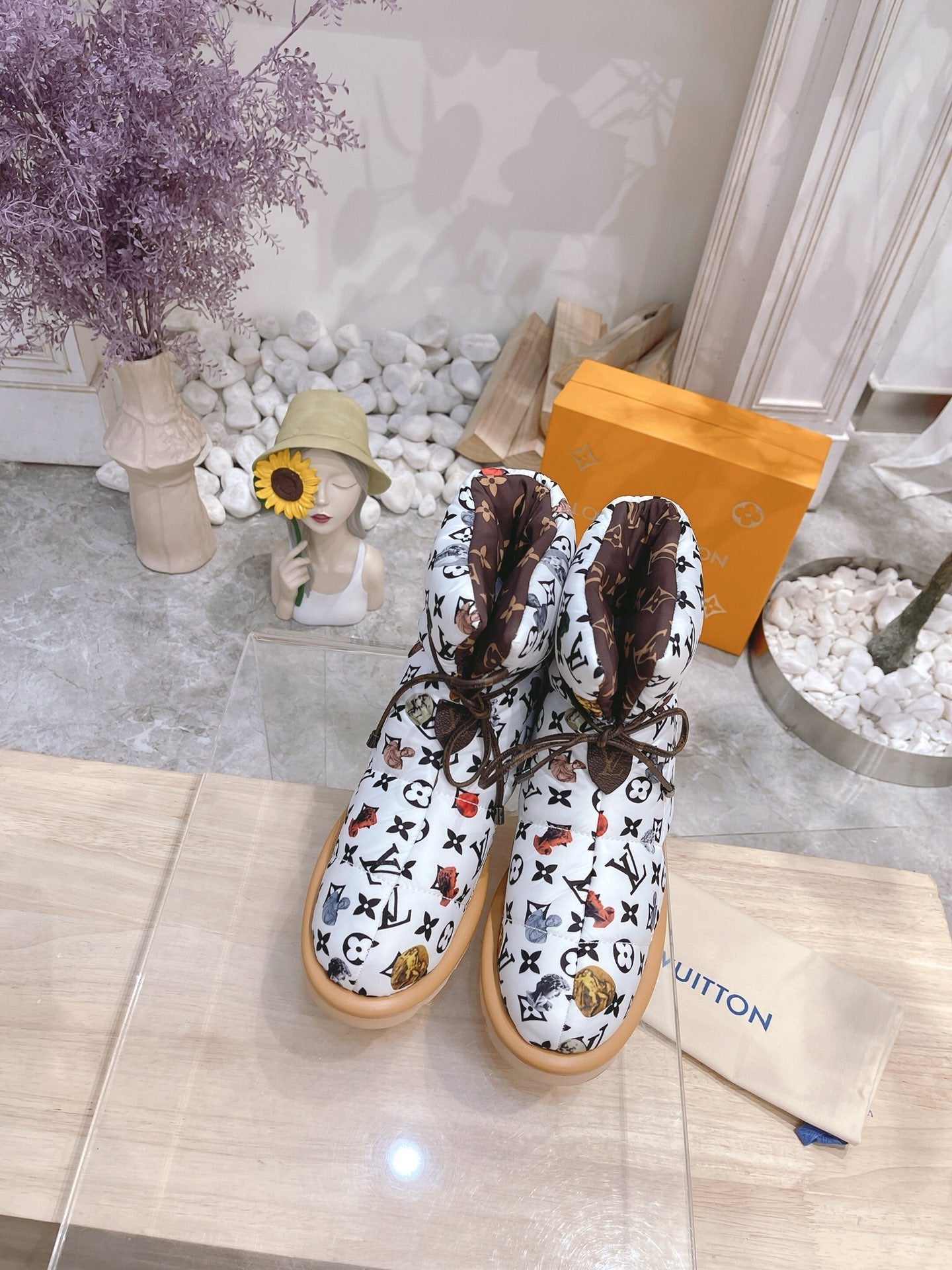 PILLOW COMFORT ANKLE BOOTS IN WHITE MIX BLACK MONOGRAM NYLON - 35