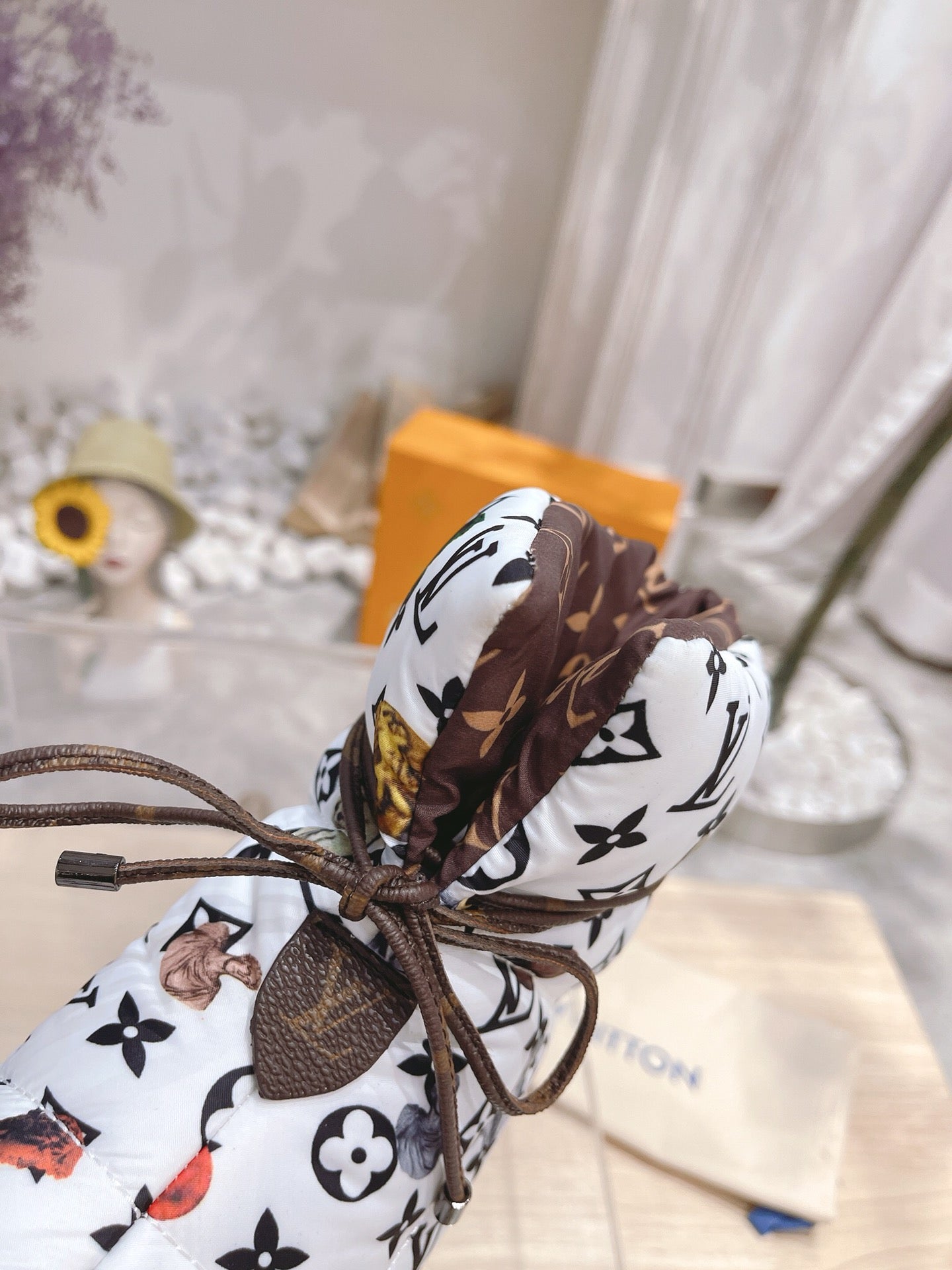 PILLOW COMFORT ANKLE BOOTS IN WHITE MIX BLACK MONOGRAM NYLON - 35