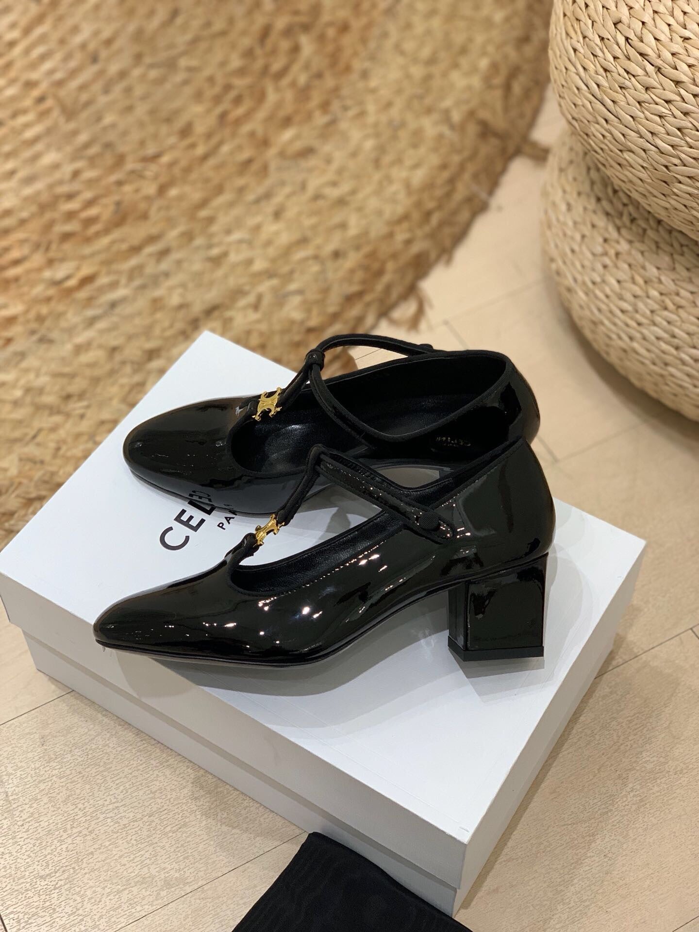 TRIOMPHE T-BAR HIGH PUMPS IN BLACK PATENT CALFSKIN - 35
