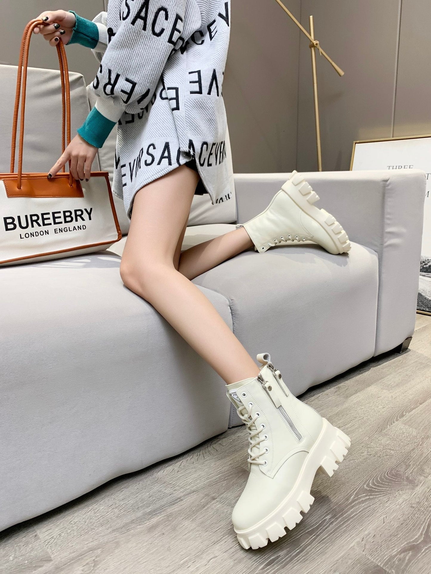 PRADA 25S SNOW BOOTS  IN WHITE CALFSKIN - 35