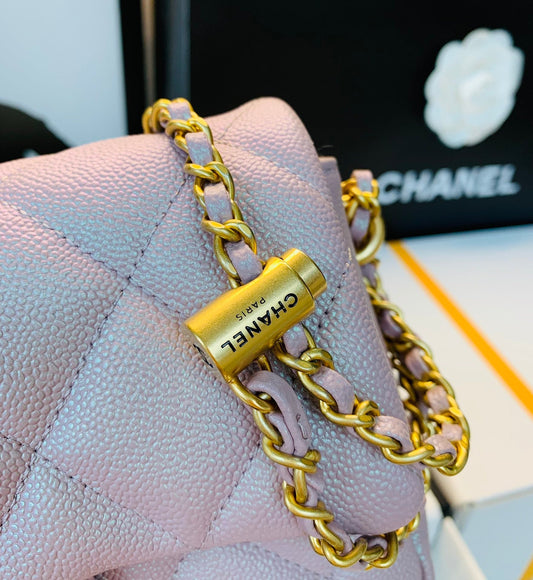 CHANEL 25S КЛАСИЧНИЙ ФЛЕП 19 СМ З ШКІРИ ІКРА (CAVIAR) БУЗКОВО-РОЖЕВОГО КОЛЬОРУ ІЗ ЗОЛОТОЮ ФУРНІТУРОЮ