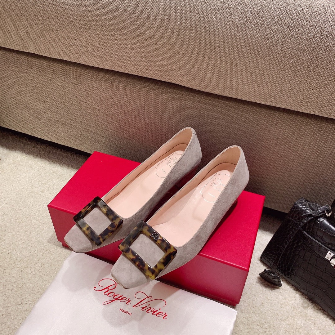 BELLE VIVIER PUMPS IN TAUPE SUEDE TORTOISESHELL BUCKLE - 34