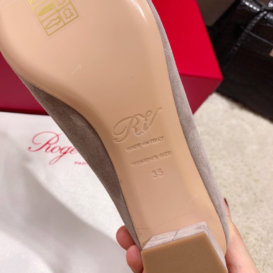 BELLE VIVIER PUMPS IN TAUPE SUEDE TORTOISESHELL BUCKLE - 34