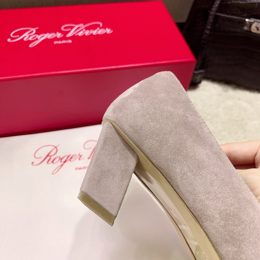 BELLE VIVIER PUMPS IN TAUPE SUEDE TORTOISESHELL BUCKLE - 34