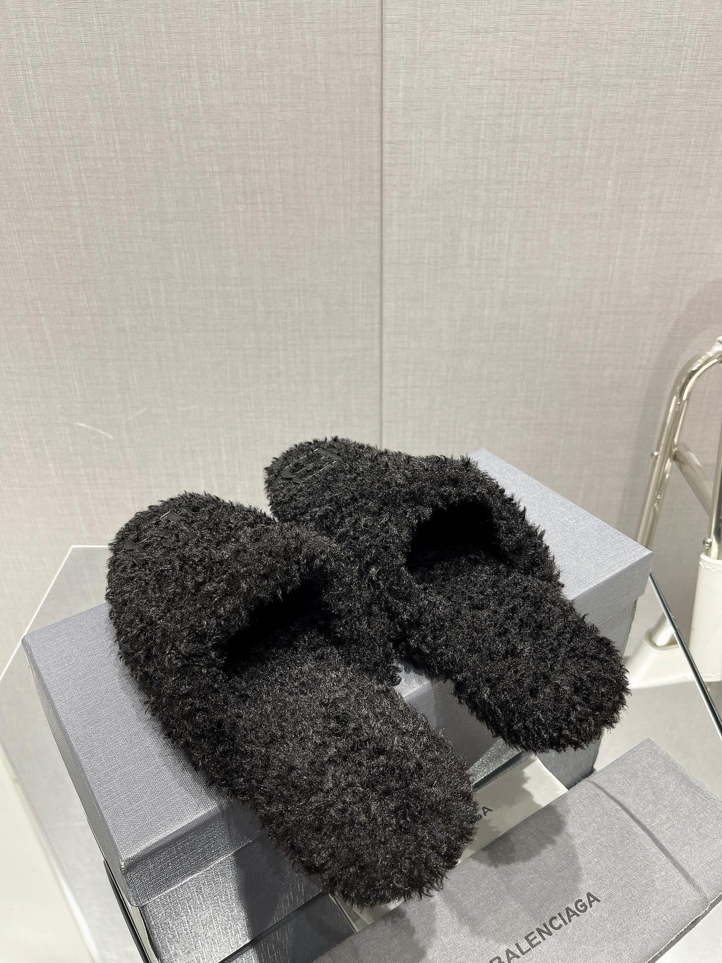 BALENCIAGA 25S MULES IN BLACK WOOL WITH LOGO - 35