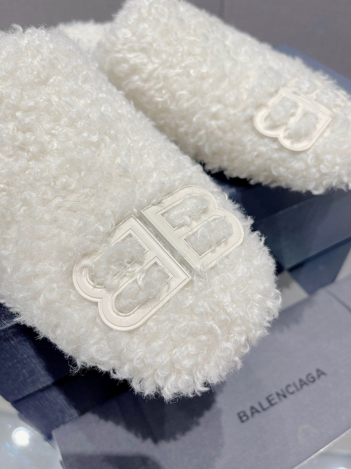 BALENCIAGA 25S MULES IN WHITE WOOL WITH LOGO - 35
