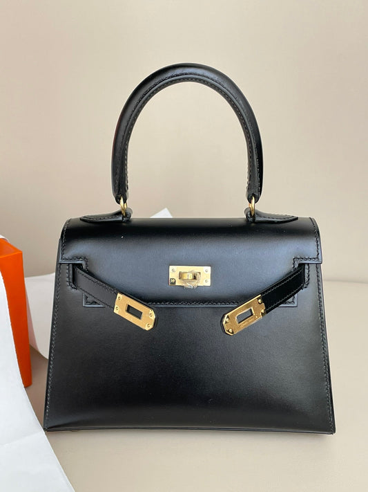 СУМКА KELLY MINI 20 З ЧОРНОЇ ГЛАДКОЇ ТЕЛЯЧОЇ ШКІРИ ІЗ ЗОЛОТОЮ ФУРНІТУРОЮ
