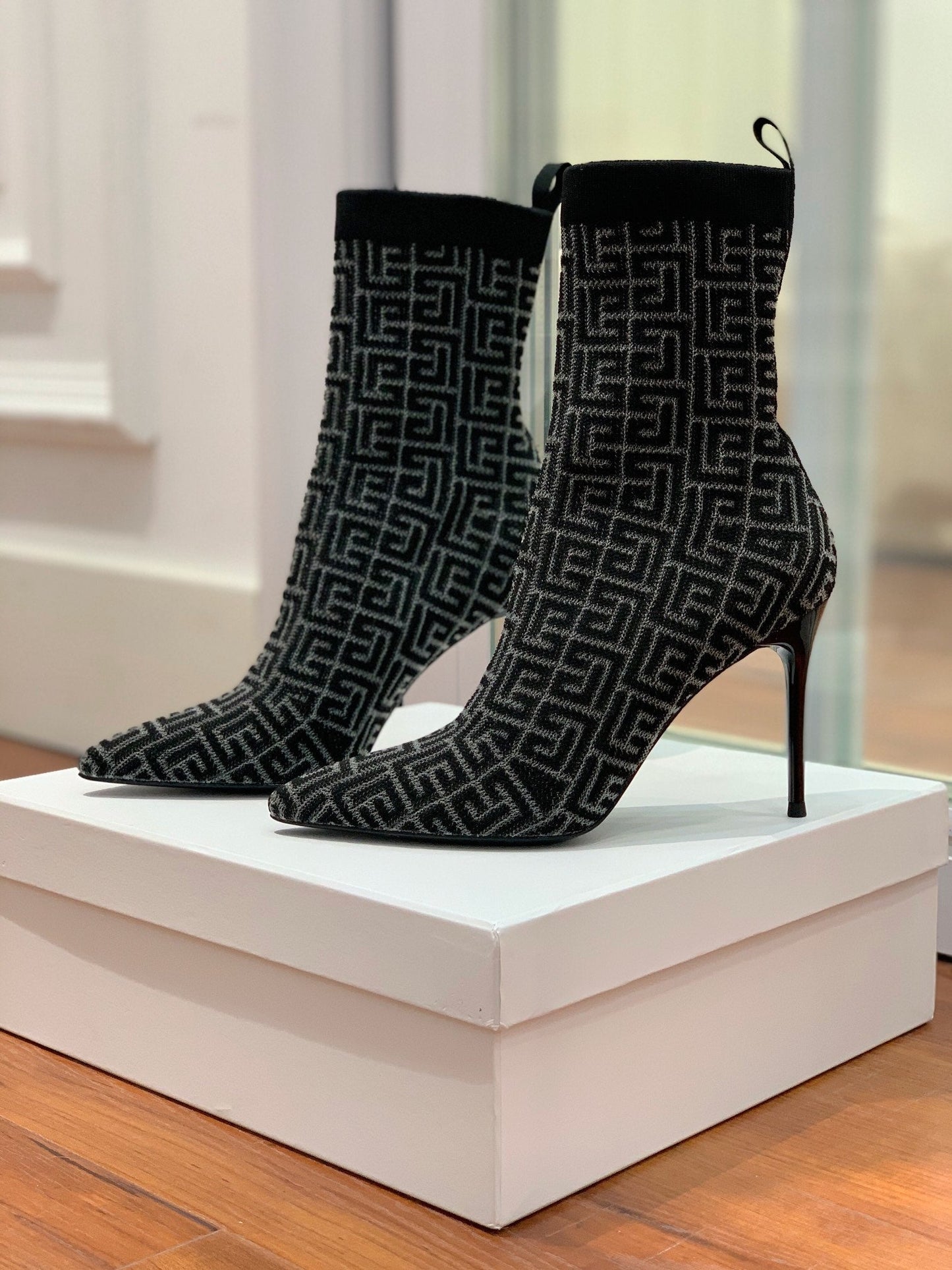 ЧЕРЕВИКИ BALMAIN 26S 105 ММ ЧОРНОГО КОЛЬОРУ З ТКАНИНИ В СТИЛІ FLYKNIT СТИЛЬ 19