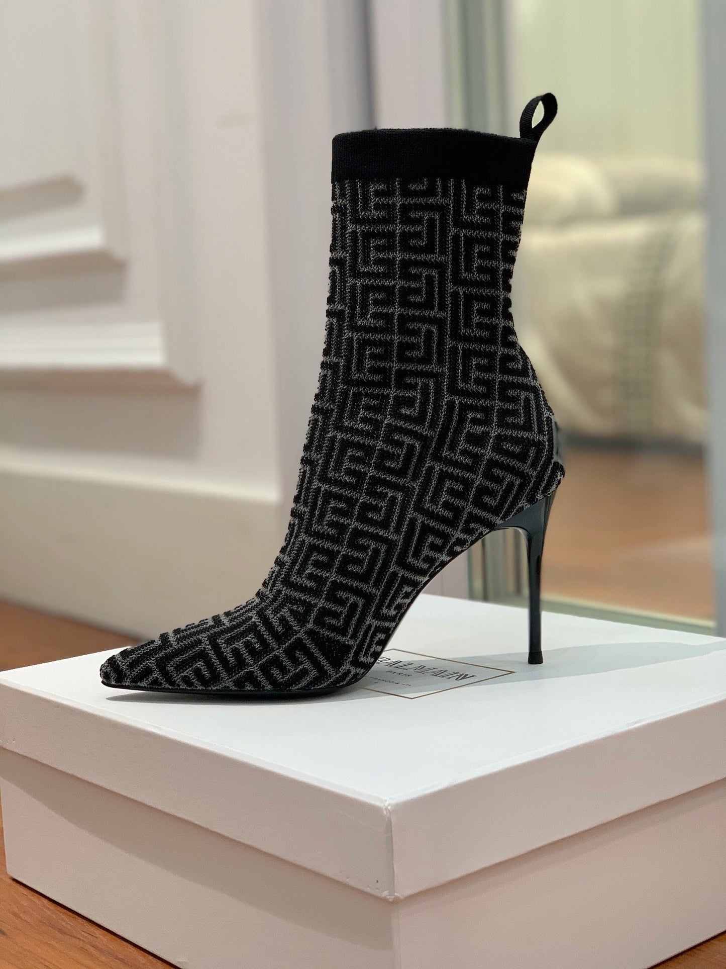 ЧЕРЕВИКИ BALMAIN 26S 105 ММ ЧОРНОГО КОЛЬОРУ З ТКАНИНИ В СТИЛІ FLYKNIT СТИЛЬ 19